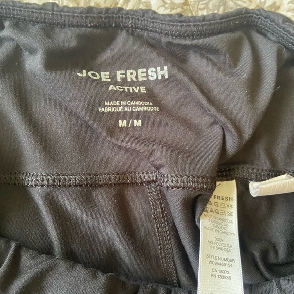 Joe Fresh Active Capri-Leggings — Size M - Picture 3 of 3